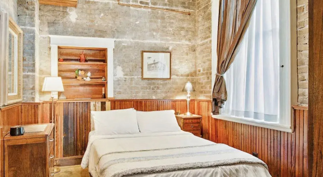 Inn at the Old Jail, Забронировать Отель Отели Нового Орлеана 3 звезды, рядом с 2-е кладбище Сент-Луиса, 3*