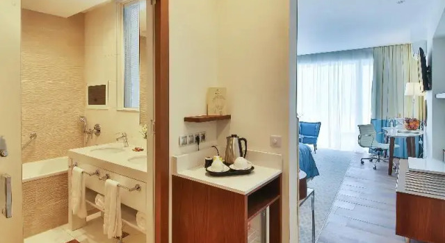 Двухместный номер Deluxe с балконом и с видом на море Maritim Hotel Paradise Blue