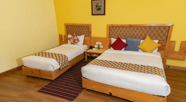 Номер Superior с балконом и с красивым видом из окна Sunshine Resort Pokhara