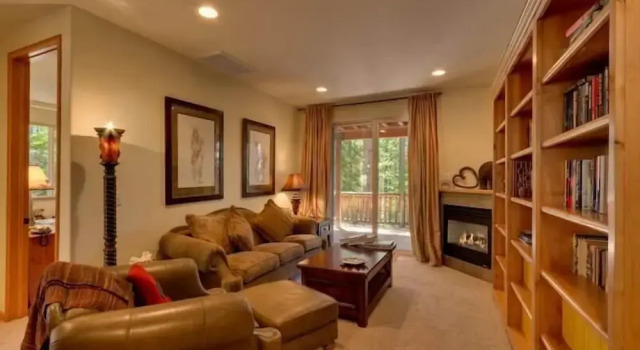 Mv16: Bear Lair Estate with Hot Tub Pn1133