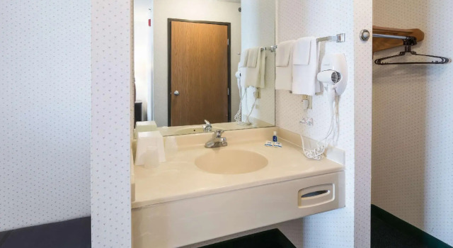 Двухместный номер Standard Rodeway Inn Urbana Champaign University Area