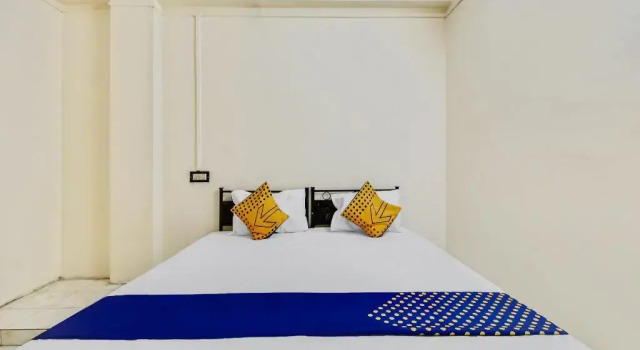 Gokul Plaza by OYO Rooms, Prenota Hotel Chandrapur Maharashtra
