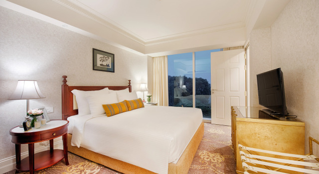 Apricot Hotel
