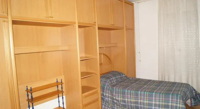 Residencia de estudiantes Santo Domingo, Boek Hotel Huesca Aragon