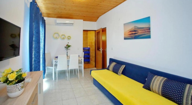 More - 600 m From Beach - SA4