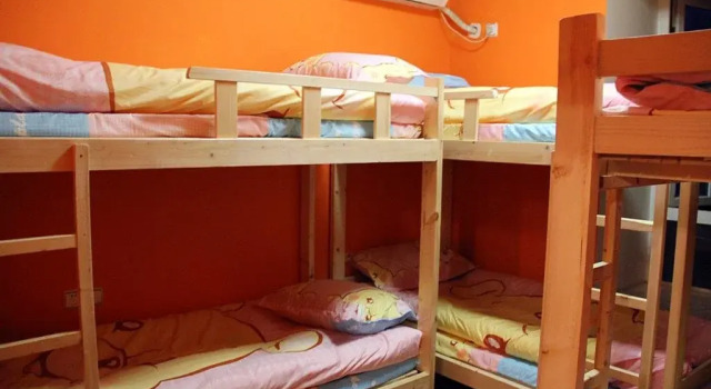 Chongqing Romantic Youth Hostel, Prenota Ostello Yubei 