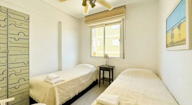 Large Apartment for 6 People on the Seaside, Забронировать Апартаменты/квартира Отели Ориуэла с парковкой, Парковка