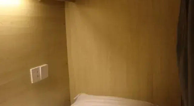 Кровать в общем номере (женский номер) с 4 комнатами The Moment Hostel