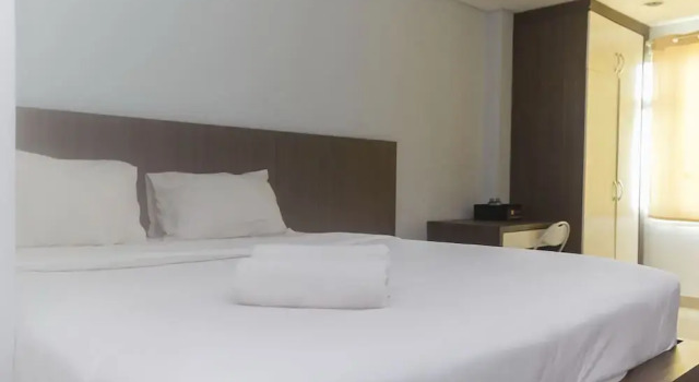 Homey And Comfort Studio At The Enviro Apartment, Book Apartment Cikarang West Java