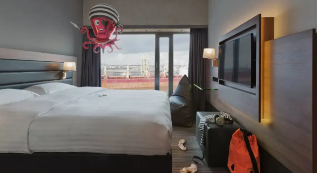 Двухместный номер Standard с видом на гавань Moxy Amsterdam Houthavens