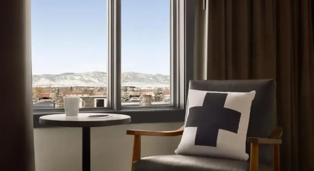 Двухместный полулюкс с видом на горы Origin Westminster a Wyndham Hotel