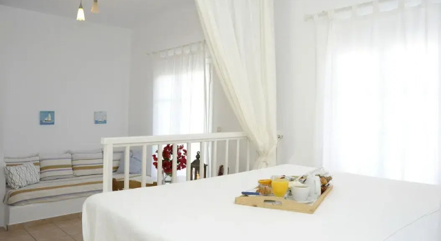 Kostantakis Winery & Residence, Rezervați Pensiune Pollonia Milos