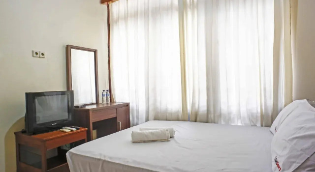 RedDoorz Apartment @ Cilandak, Prenota Appartamento Hotel a Giacarta con piscina, Piscina