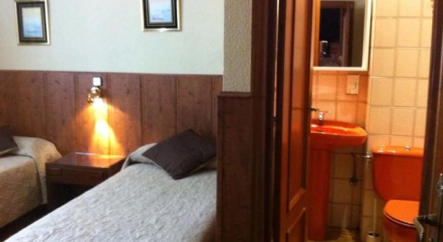 Hostal Suárez, Забронировать Отель Тетуан Мадрид, рядом с Глориета-де-Куатро-Каминос
