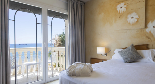 URH Sitges Playa, Забронировать Отель Ситжес Коста-дель-Гарраф