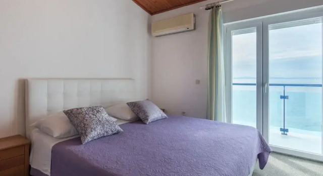 Апартаменты Beachfront Villa Mediteran