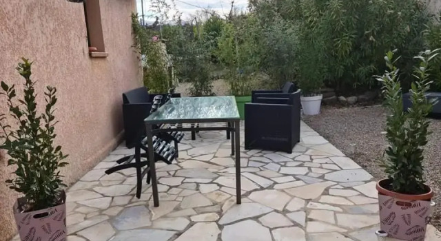 Апартаменты Studio dans villa calme à 15km de Cannes