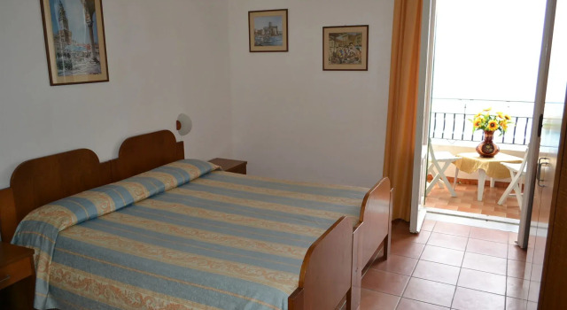 Villa Bina Sea Hotel, Забронировать Отель Серрара Кампания