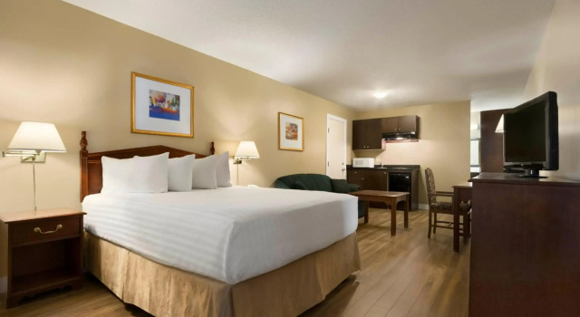 Days Inn by Wyndham Vernon, Réserver Hôtel Vernon Silver Star