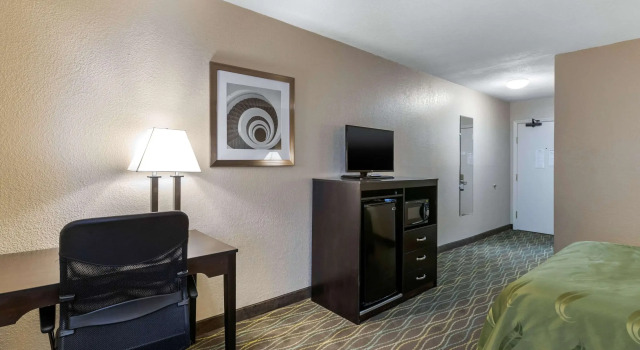 Двухместный номер Standard Quality Inn & Suites Des Moines - Merle Hay Road