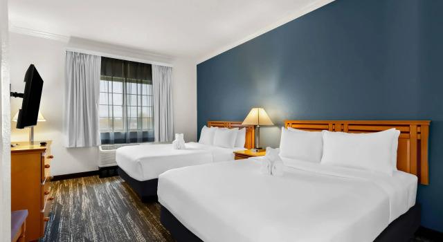 Четырёхместный люкс Clarion Suites Anchorage Downtown
