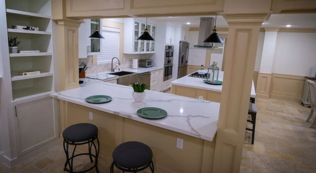5Bdrm 3.5Bath 12Beds - HOME BIG AS TEXAS