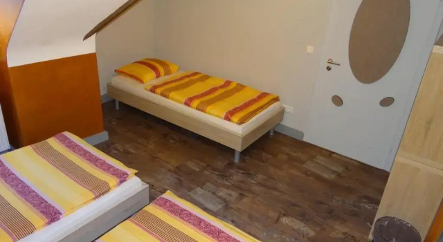 Трёхместный номер Economy Hotel h4 easy