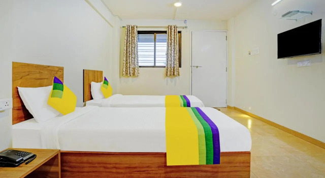 Itsy Hotels Oasis Pride, Забронировать Отель Отели Насик с парковкой, Парковка