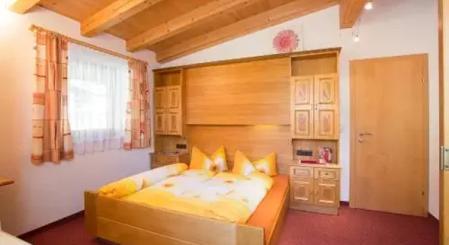 Haus Alois, Prenota Hotel Hotel a Tirolo con parcheggio, Parcheggio