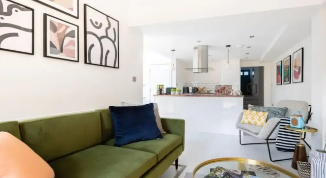 The Brixton Hill - Modern & Bright 2BDR Apartment with Garden