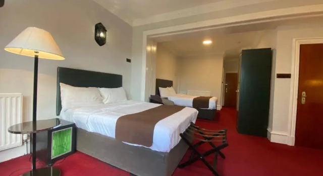 Четырёхместный номер Comfort No6 West Coates