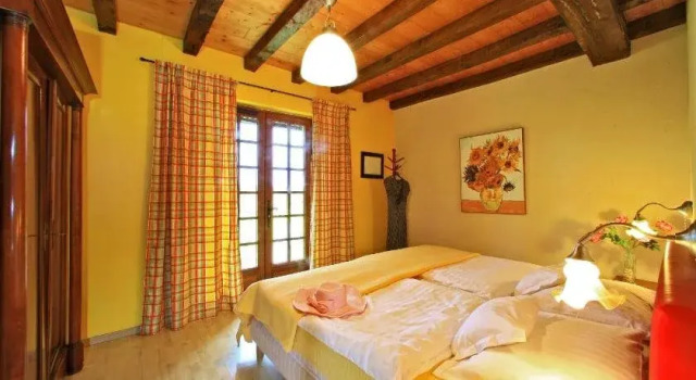 Au Jardin Fleuri, Book Hotel Bosset Red Perigord