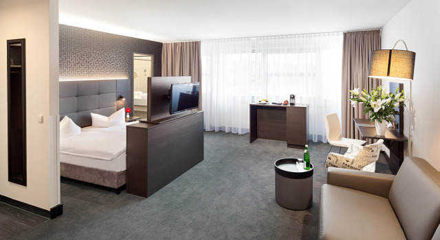 Victor’s Residenz-Hotel Berlin-Tegel, Rezerwuj Hotel Hotele w Reinickendorf z parkingiem, Parking