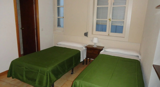 Hostal Alistana, Забронировать Отель Орталеза Мадрид, рядом с Дом-музей Лопе де Вега