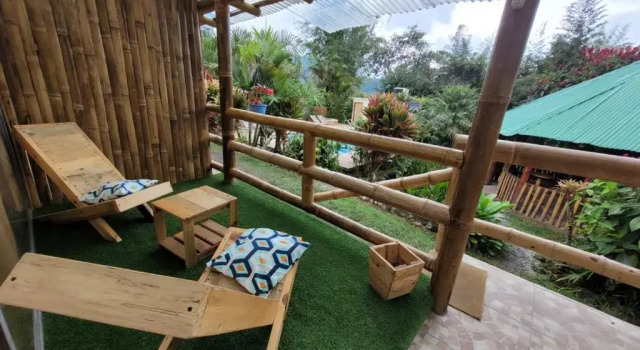 Люкс Mindo GlamBird Glamping & Lodge