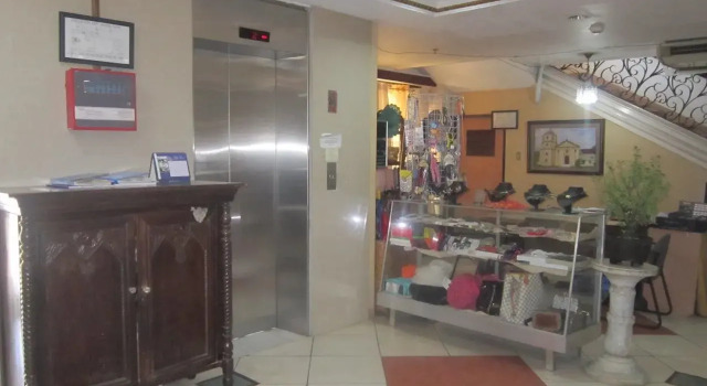 Plaza Maria Luisa Suites Inn