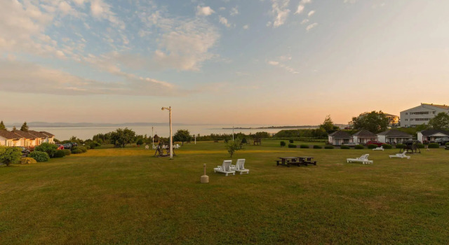 Motel au Fleuve d'Argent, Book Motel Hoteller i Bas-Saint-Laurent med parkering, Parkering