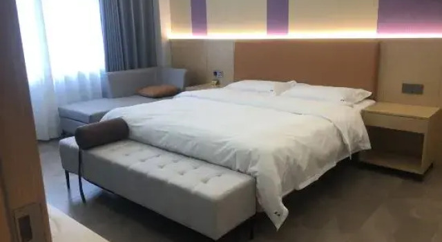 Люкс Mangshi Lancheng Hotel (Airport)