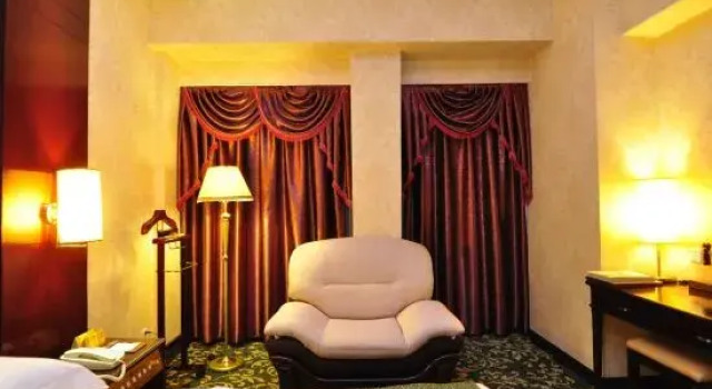 Люкс Economic Trade Hotel