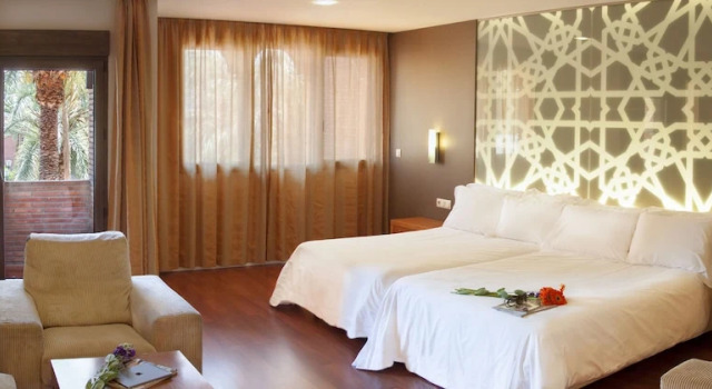 Полулюкс с балконом Hotel Granada Palace, Affiliated by Melia