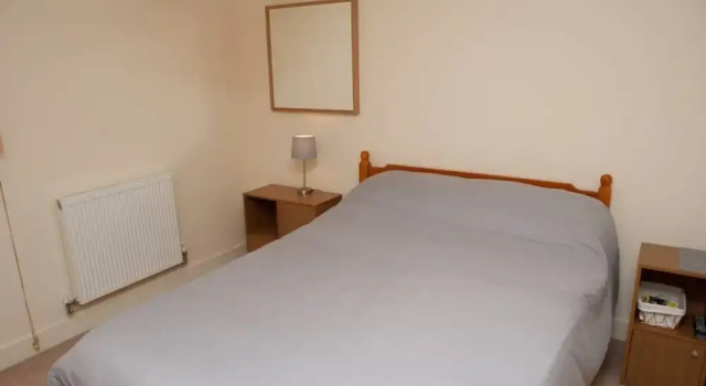 2 Bedroom Apartment With Private Parking in Bristol, Забронировать Апартаменты/квартира Бристоль Англия, рядом с Бристольский университет