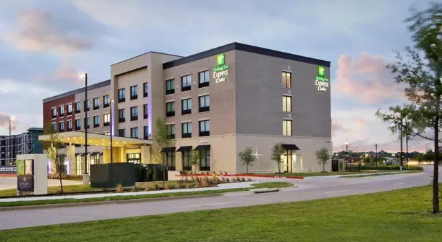 Люкс с 2 комнатами Holiday Inn Express & Suites Dallas-Frisco NW Toyota Stdm by IHG