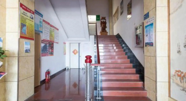Super 8 Hotel (Lianyungang East Jiefang Road Wanda Branch), Book Hotel Billige hoteller i Lianyungang