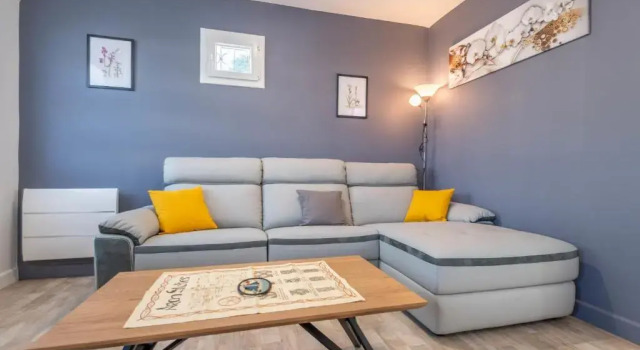 Ideally Located Furnished Townhouse With 3 Bedrooms Parking & Garden