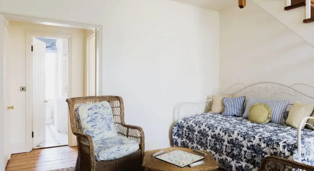 Gloucester Crescent II by Onefinestay, Забронировать Отель Отели Лондона 4 звезды, рядом с Театр KoKo London, 4*