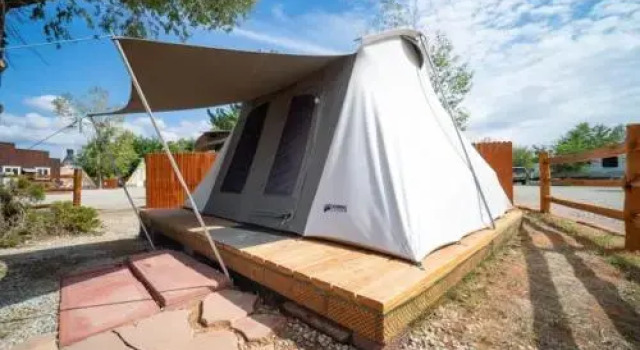 FunStays Glamping Setup Tent in RV Park #1 OK-T1, Prenota Campeggio Moab 