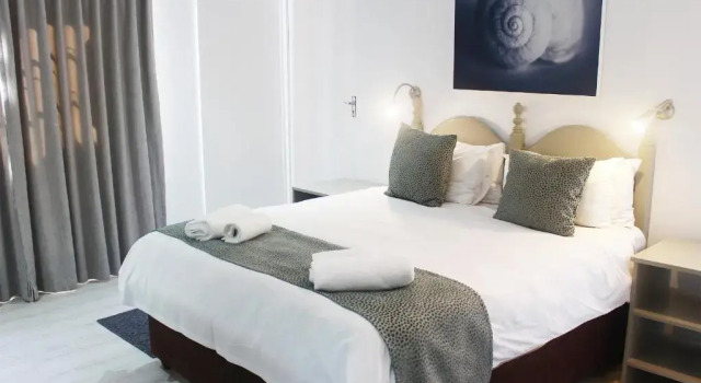 Двухместный номер Deluxe Oceans Hotel & Self Catering