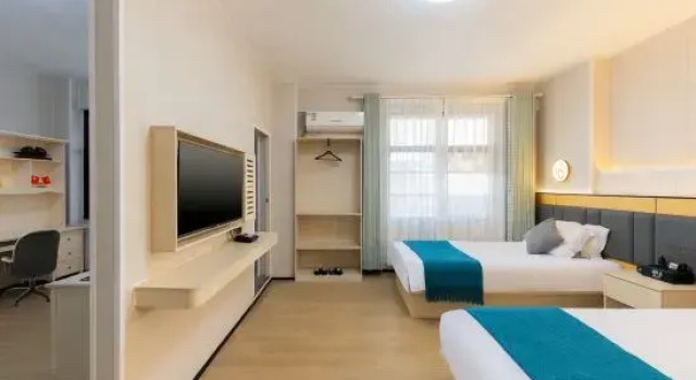 Люкс Comfort Haikou Rainbow Hotel (Hainan University Store, Haidian Island )