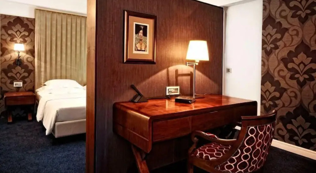 Люкс с балконом и с видом на сад Hotel Ziya