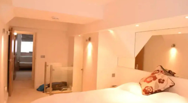 Spacious 2 Bedroom Apartment Near Notting Hill Gate, Varaa Huoneisto Asunnot kohteessa Merseyside, Huoneisto